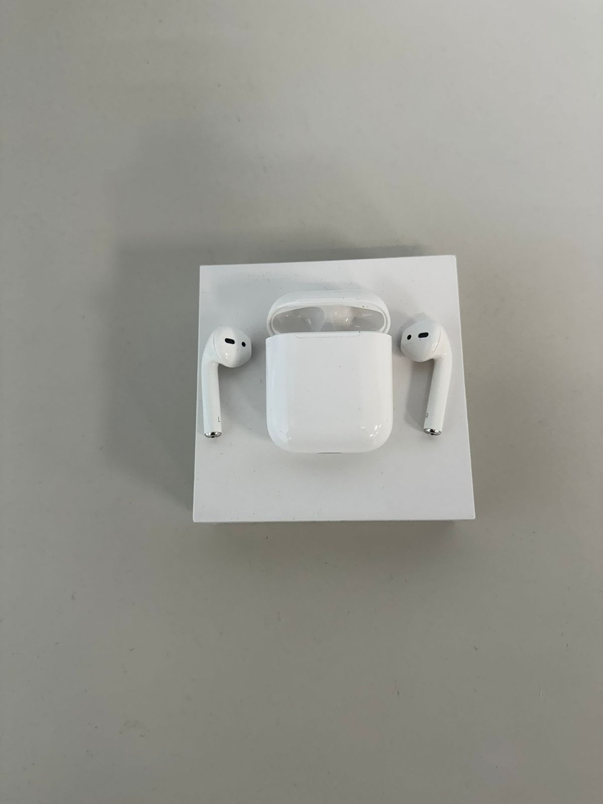 Apple AirPods 2ª Geração - Seminovo